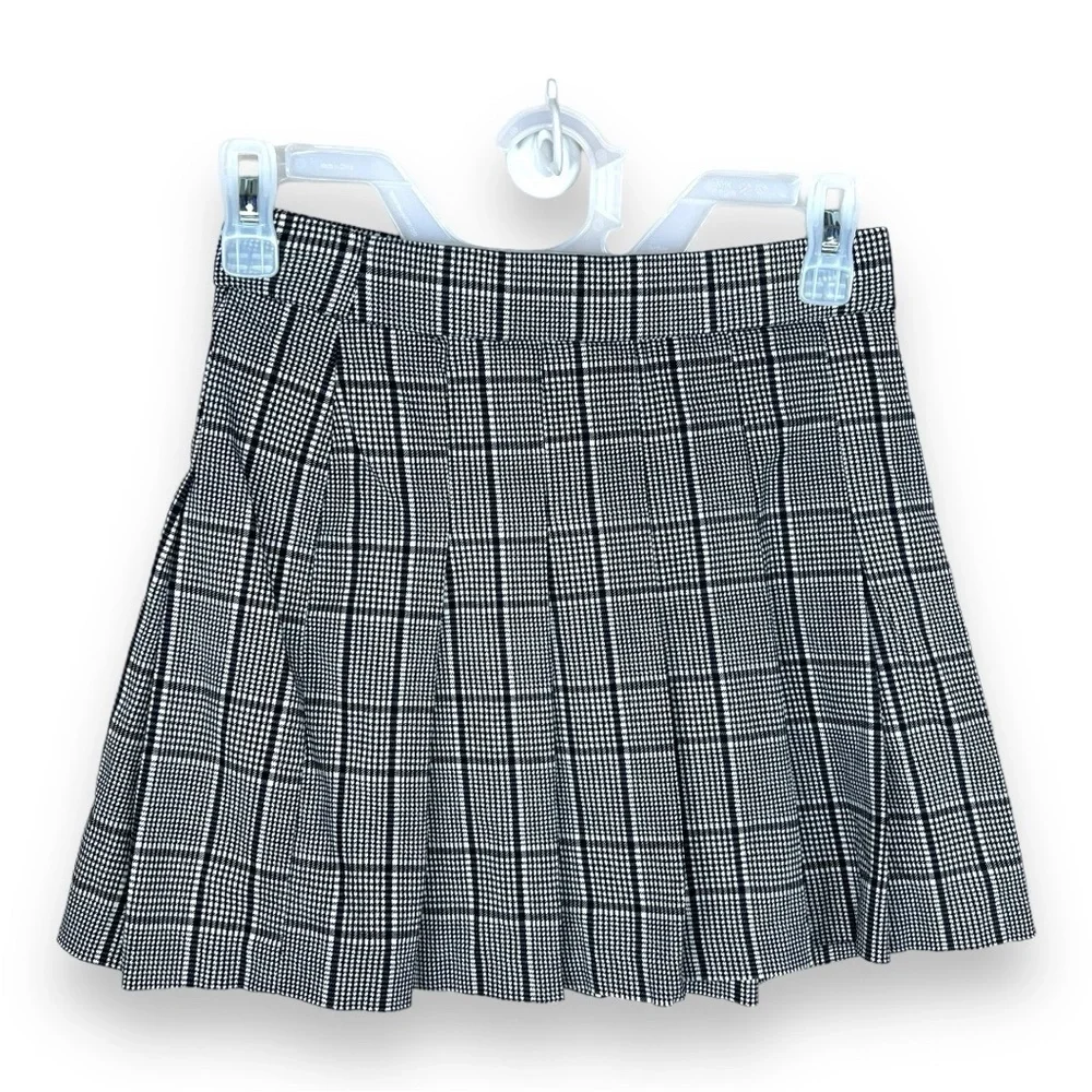 SMALL JOE BENBASSET BLACK WHITE PLAID PLEATED SKIRT MINI STRETCH PREPPY GOTH
